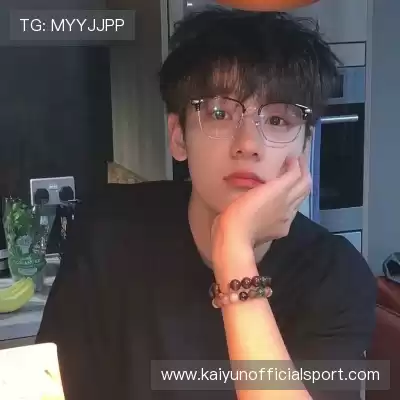 滑璇鸣